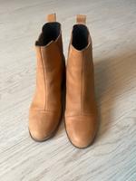 Toms Stiefel Größe 5.5 35.5 braun Berlin - Lichtenberg Vorschau