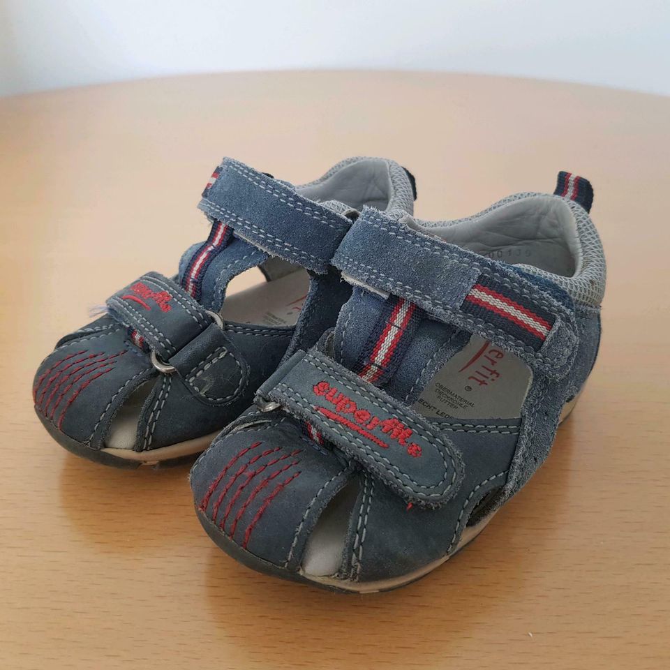 Blaue Sandalen mit Klettverschluss von Superfit in Gr. 20 in Hohenschäftlarn