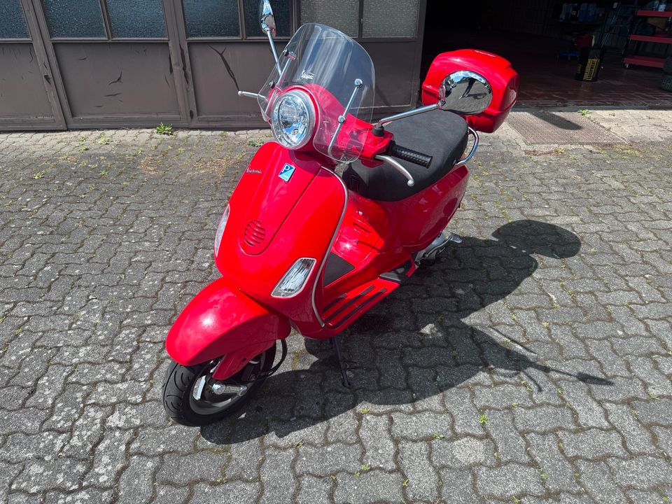 Piaggio Vespa LX 125 Tüv Neu! in Niedenstein