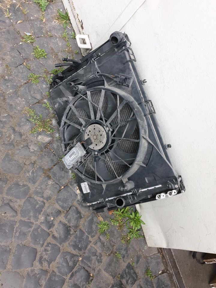 Kühlerpacket wasserkühler klimakühler bmw e90 e91 318i 7526533 in Minden