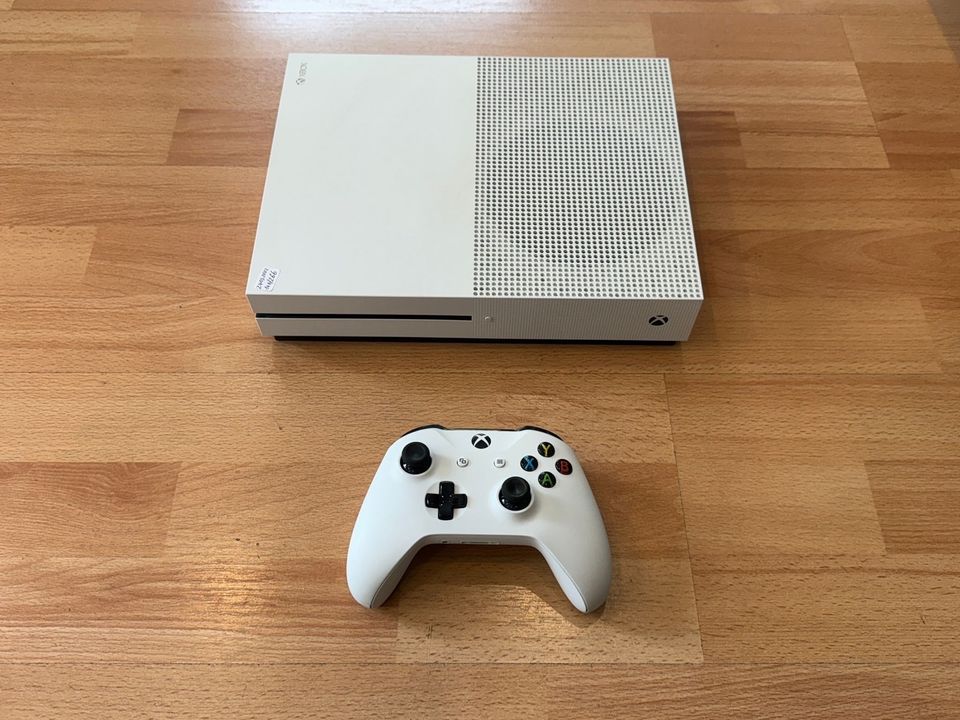 Xbox One S, Weiß // Sehr guter Zustand in Bielefeld