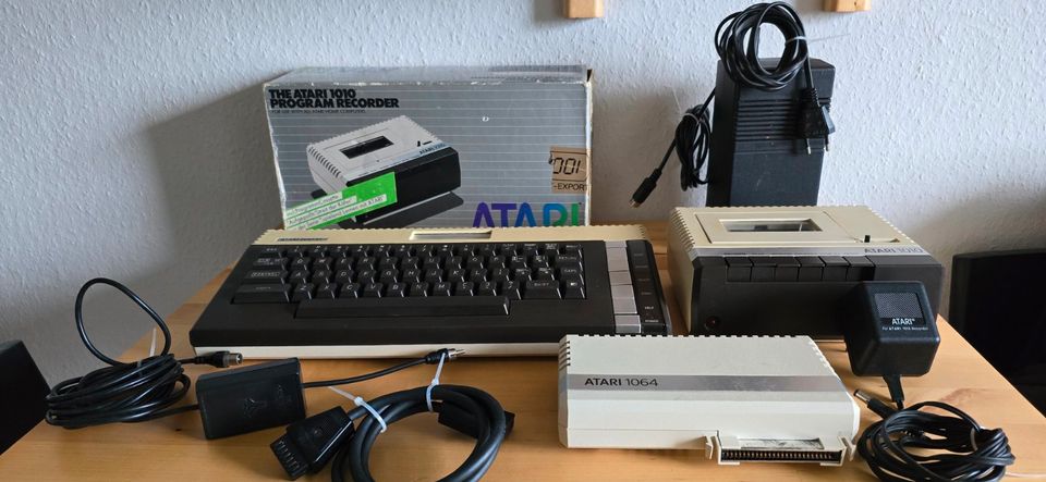 Ataris 600XL mit Speichererweiterung 1064 64K Datakassette 1010 in Göttingen