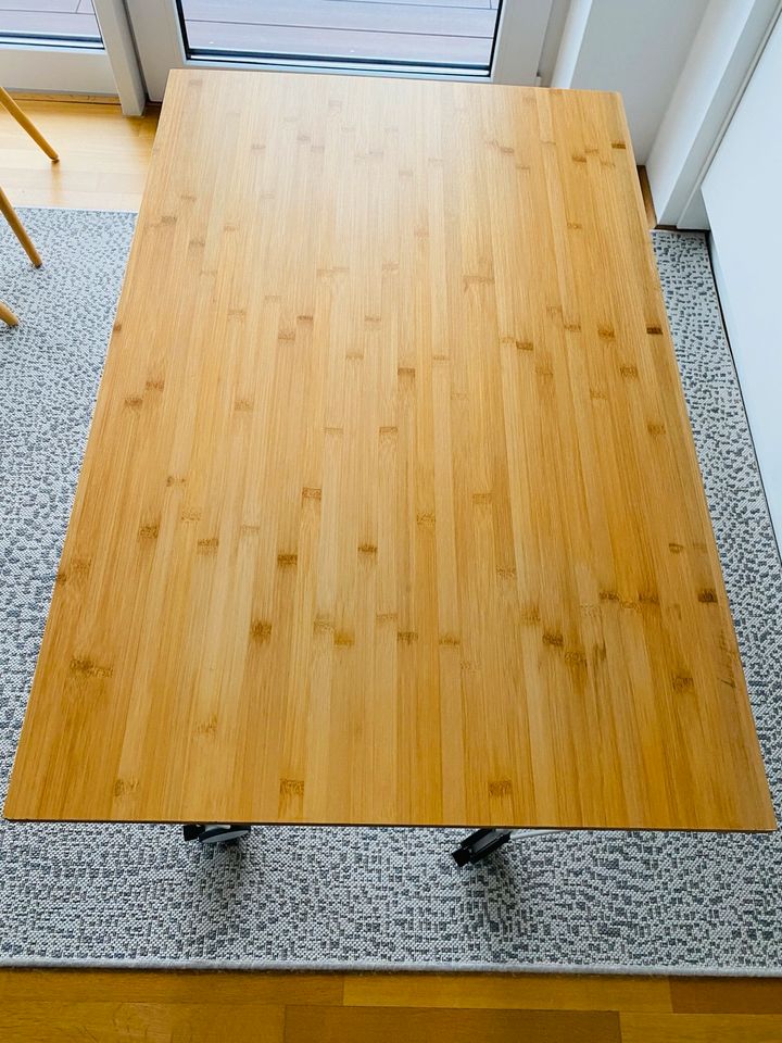 Bambus Schreibtisch / Beistelltisch auf Rollen 92x60cm in Bremen