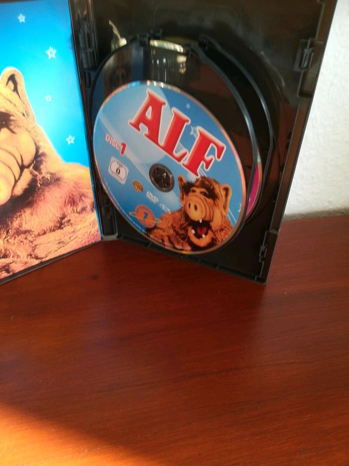 Alf die komplette erste Staffel auf DVD in Bremen