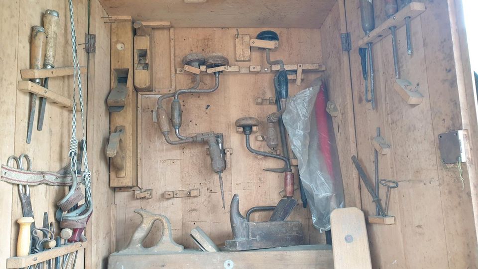 Hobel, Antik, Tischlerschrank, Werkzeug in Blankenfelde-Mahlow