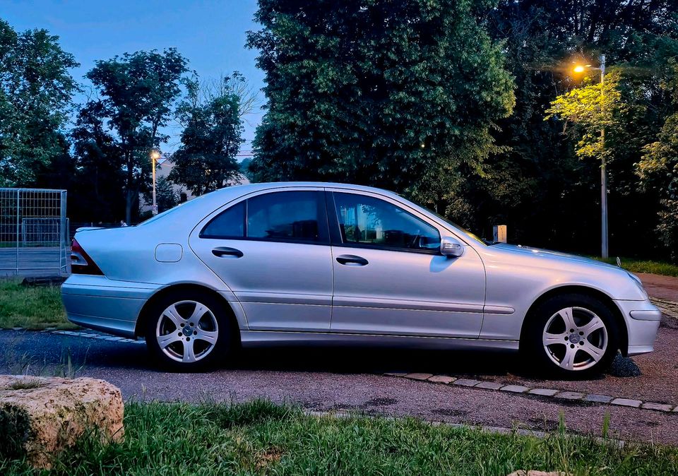 Mercedes C-Klasse 2006 TOP in Stuttgart