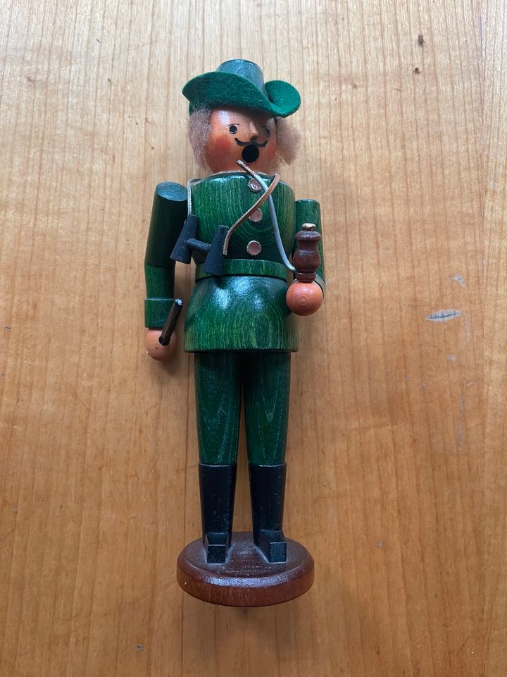 Original DDR Erzgebirge Räuchermännchen* Jäger in Köln