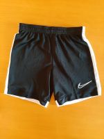 Nike☆Sporthose☆Hose kurz☆schwarz☆ Gr. S 128 - 137 cm Sachsen - Hoyerswerda Vorschau