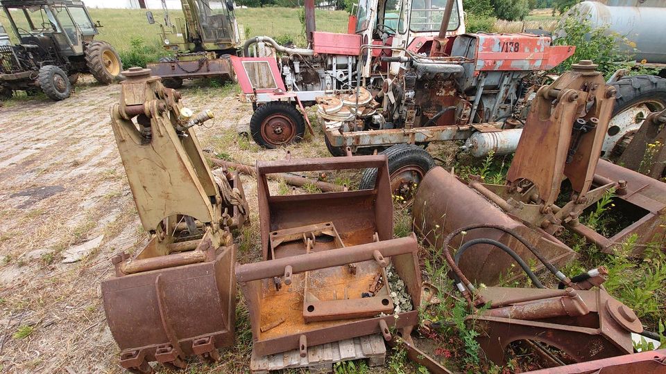 Weimar Fortschritt T174 Greifer Greifergrundgerüst Wechselschalen in Burgstädt