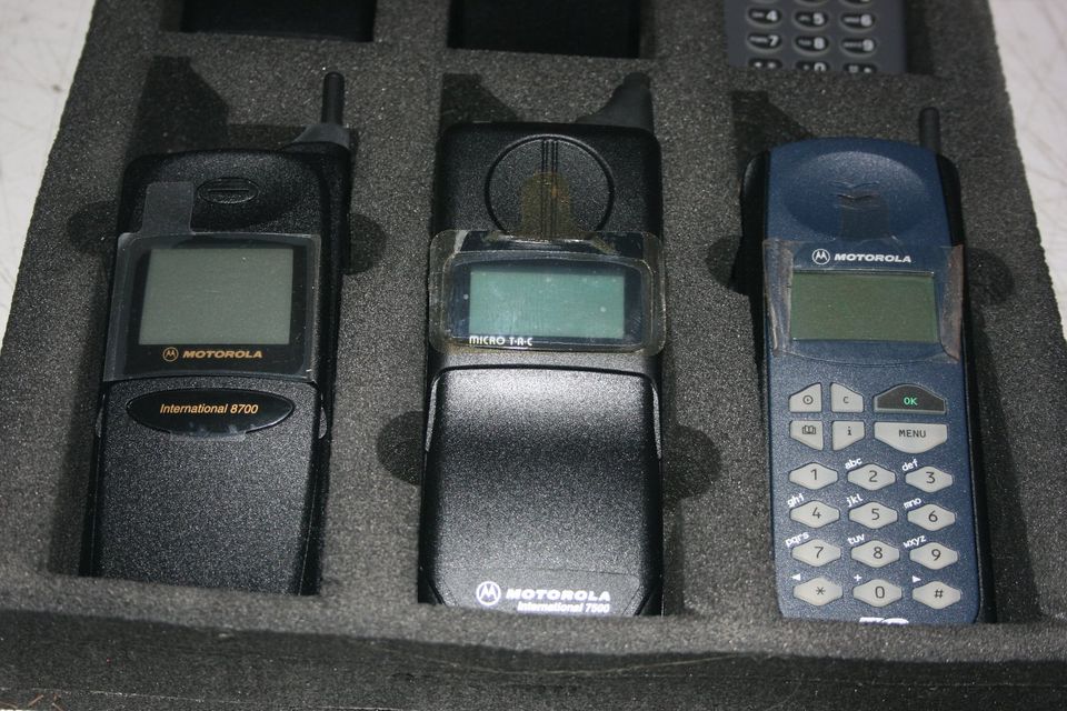 6 Stück Motorola Handy s in Frankfurt am Main