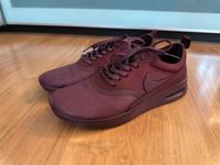Nike Sneaker Sportschuhe Turnschuhe Bordeaux rot 40 Bayern - Schwebheim Vorschau