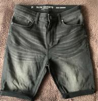 2 kurze Jeans Hosen in grau und schwarz Gr. 31 Nordrhein-Westfalen - Lemgo Vorschau