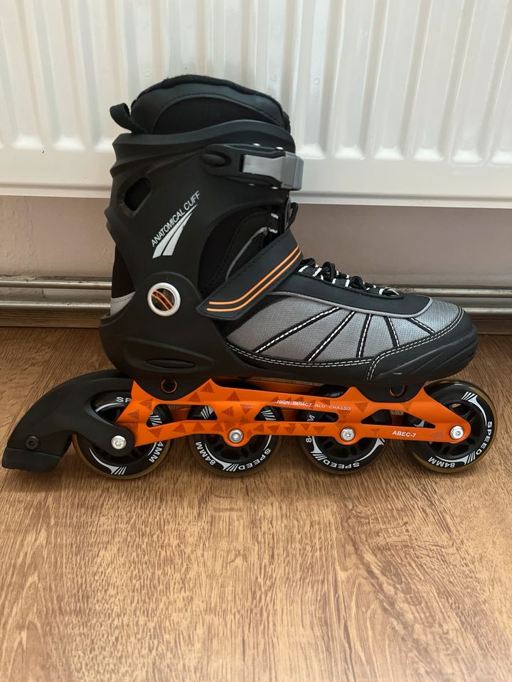 Inline Skates zwei verschiedene Paare in Bispingen