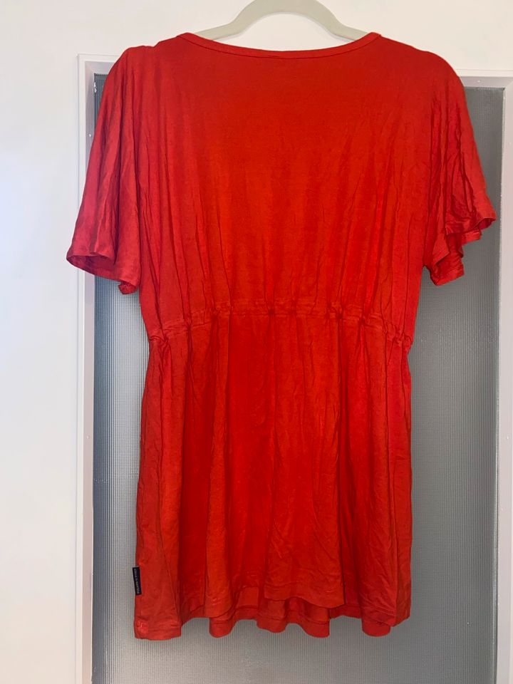Umstandsmode / Schwangerschaft / rotes Kleid in Berlin
