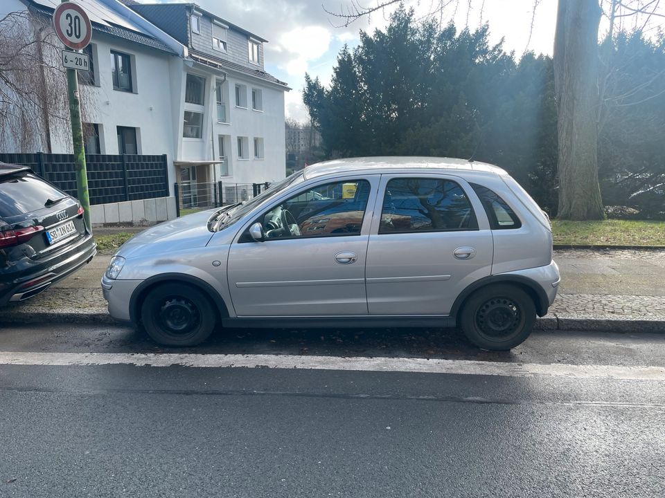 Opel Corsa 1,2 Automatik in Essen