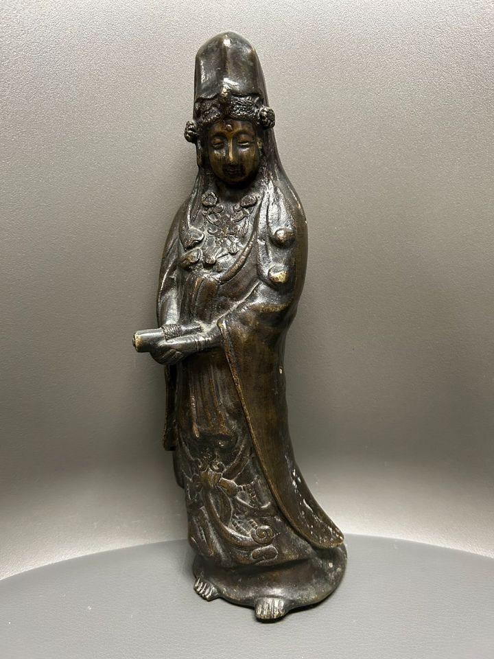 Alte GUANYIN Avalokiteshvara Buddha Bronze Tibet China 30cm in Karlsfeld