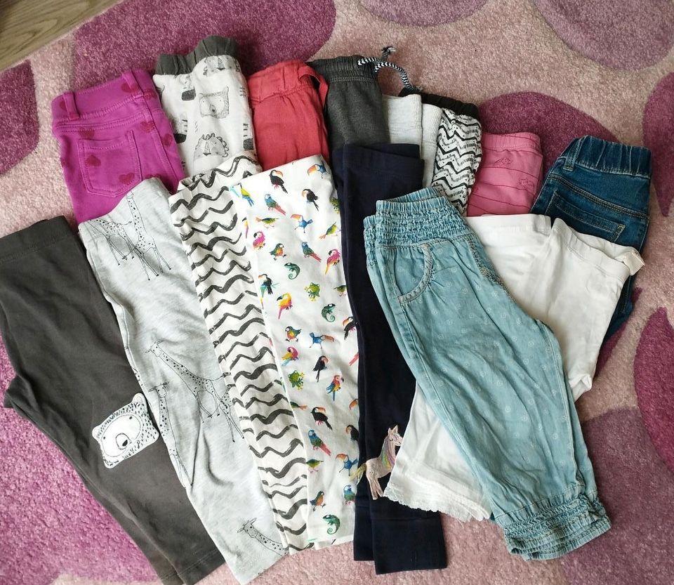 Bekleidungspaket,Hosen,Leggings,Shirts,Kleid,Gr.92 in Berlin