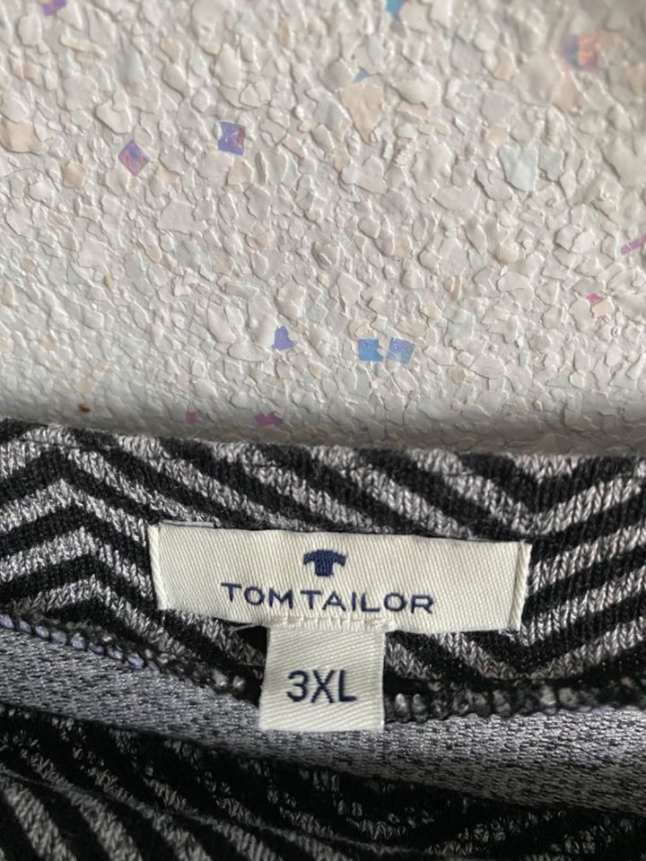 Pulli Tom Tailor grau / schwarz Gr 3 XL VB 15 € neuwertig in Losheim am See
