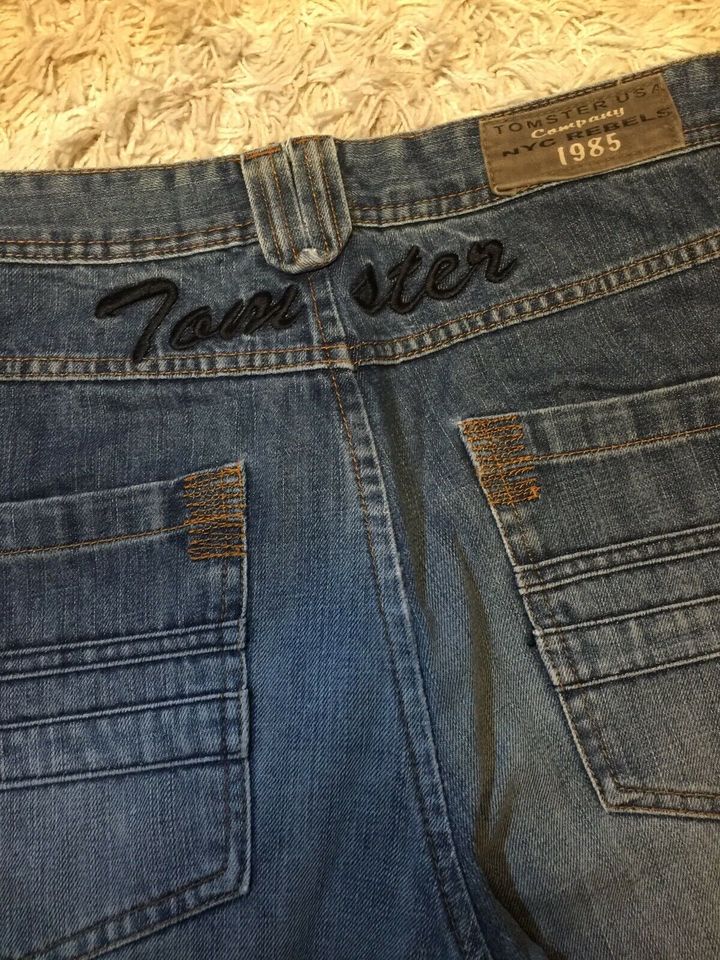 Tomster Herren Jeans Bermuda Gr. L  Fällt groß aus! Guter Zustand in Pesterwitz