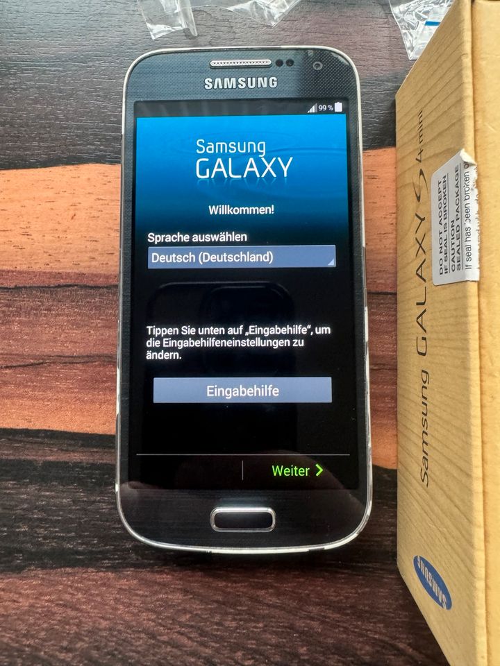 Samsung Galaxy S 4 mini Handy Smartphone 8GB GT19195 in Trebbin