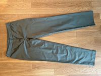 Schicke Olivgrüne Benetton Stoffhose Satin-Hose, 36 (it. Gr. 42) Düsseldorf - Oberkassel Vorschau