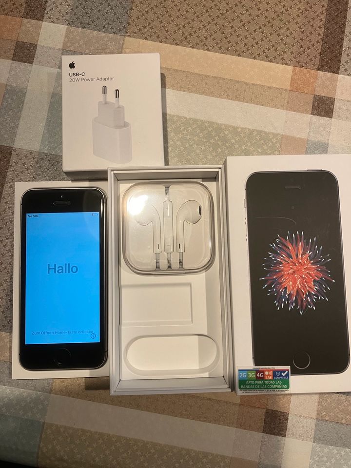 iPhone SE (2016) 32GB Silber, OVP sehr gut, inkl. Adapter in Siegburg