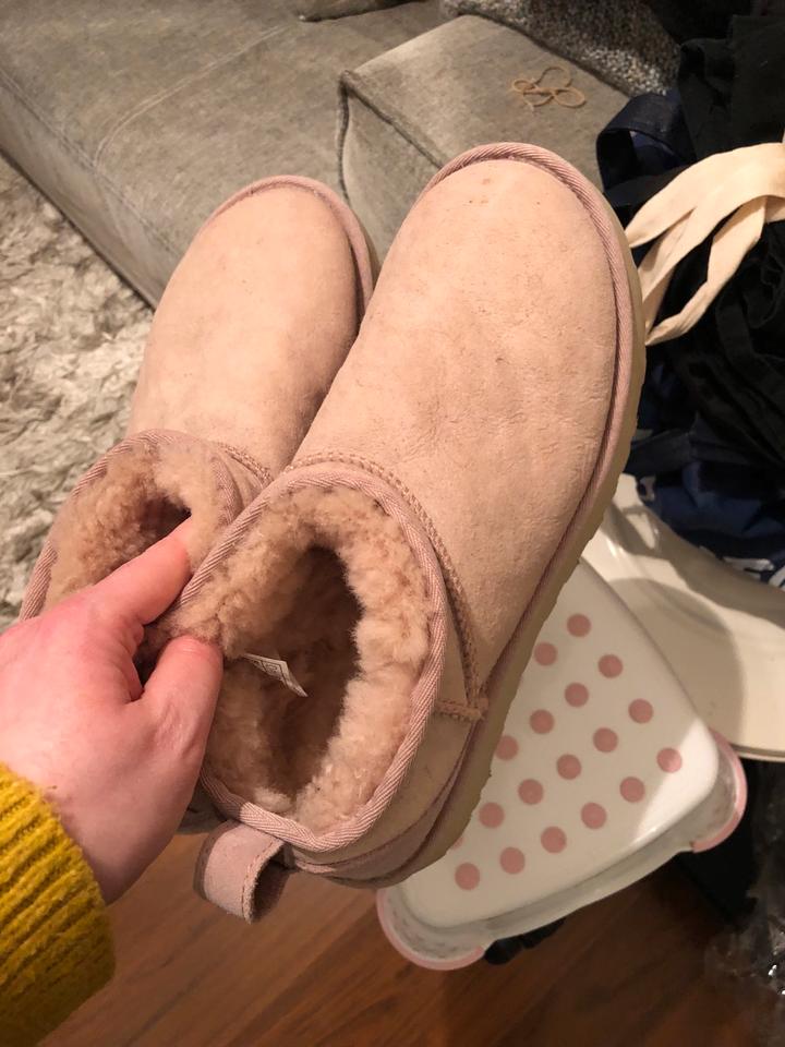 UGG Boots rosa Classic Ultra Mini NP: 170€ Gr.40 kurz modern in Hamburg