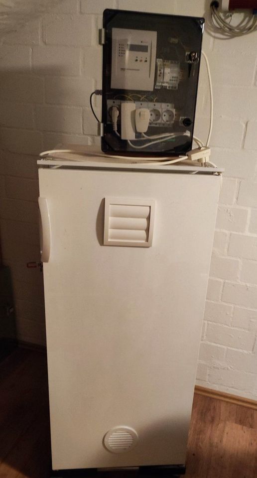 Reifeschrank für's Räuchern, aus Kühlschrank in Großenaspe