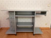 Computertisch / Schreibtisch grau /Länge: 122 cm / Tiefe: 50 cm Aachen - Aachen-Südviertel Vorschau