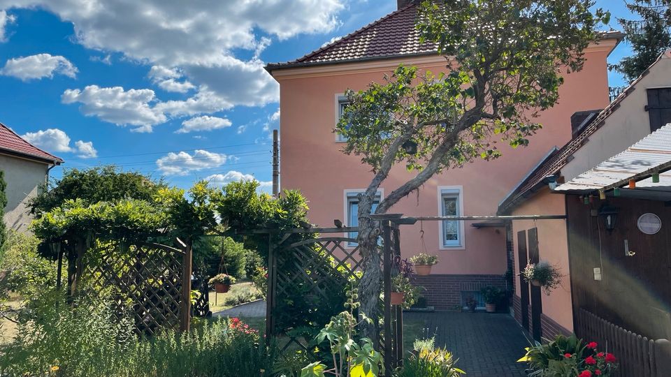Haus mit 2 Wohnungen und großem Grundstück in Forst (Lausitz)