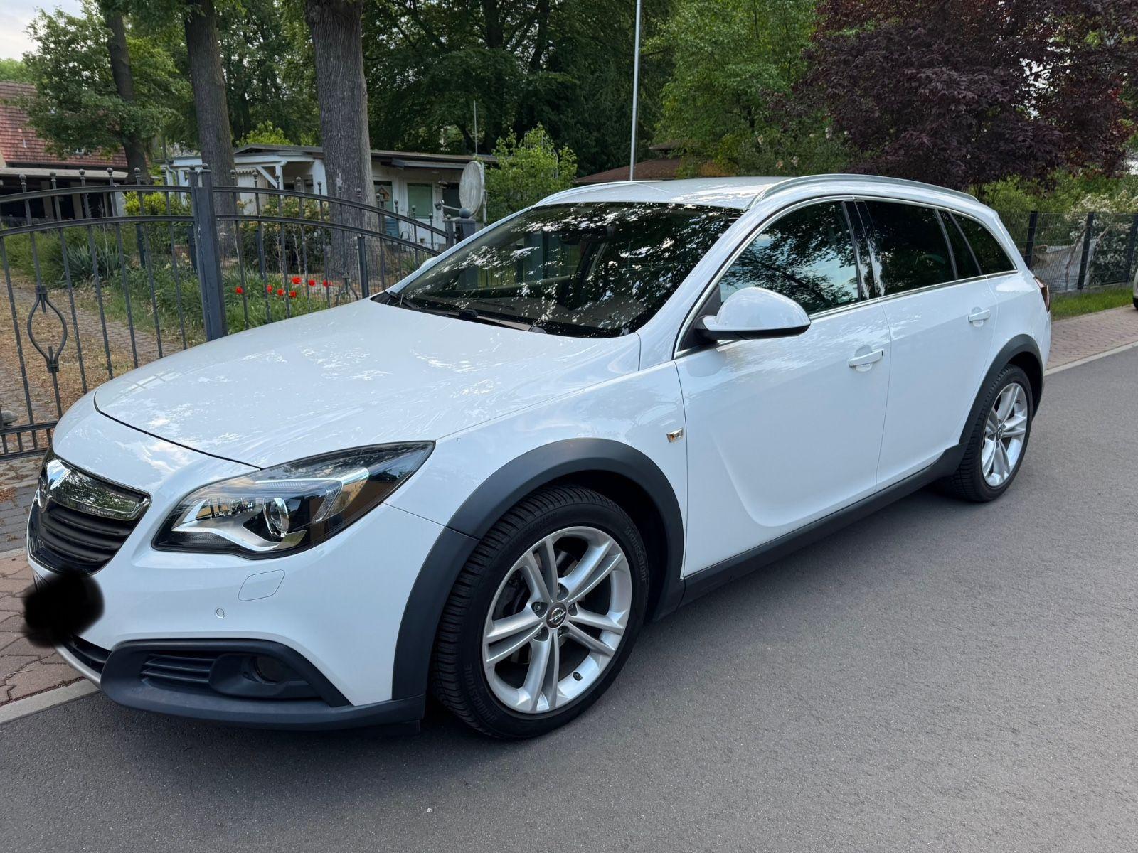 Abbildung des Autos Opel Insignia CT Country…