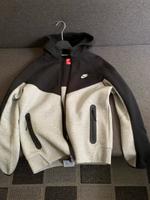 Nike Tech Fleece Hoodie in Gr. M (Grey/Blk) Bochum - Bochum-Ost Vorschau