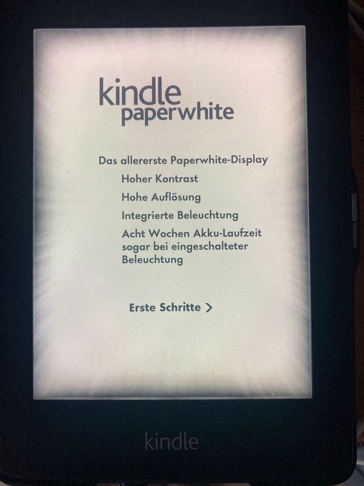 Kindle Paperwhite 5th Generation EY21 + Hülle in Erding