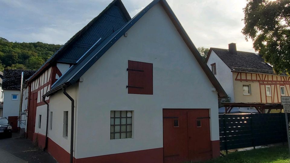 Wohnhaus mit großer Scheune in Dillenburg