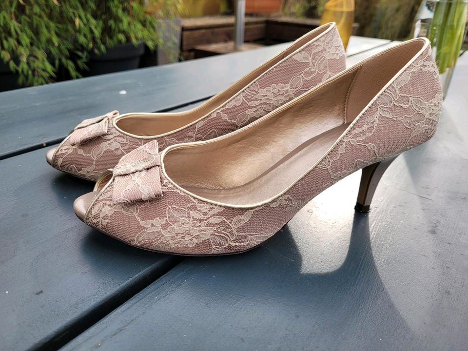 Peeptoe Pumps Gr. 42 in Sankt Augustin