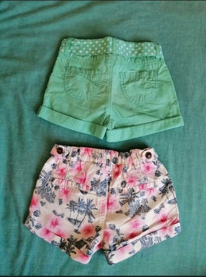 Shorts gr. 116 H&M C&A türkis gelb weiß rosa in Belm