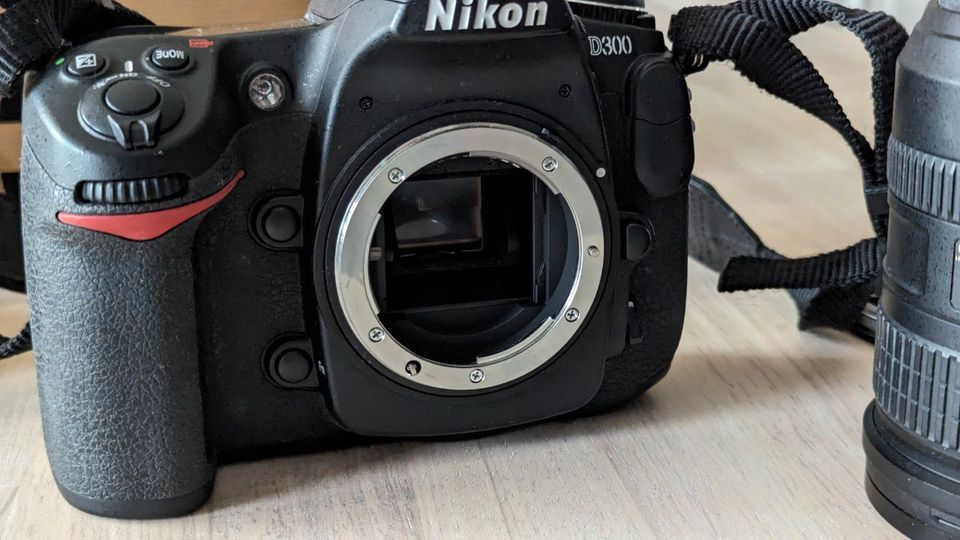 Nikon D300 mit AF Nikkor 18-200 VR in Oldenburg