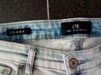 LTB Jeans Clara Used Washed 28/30 Neuw. Damen Jeans Hose Hellblau Hessen - Darmstadt Vorschau