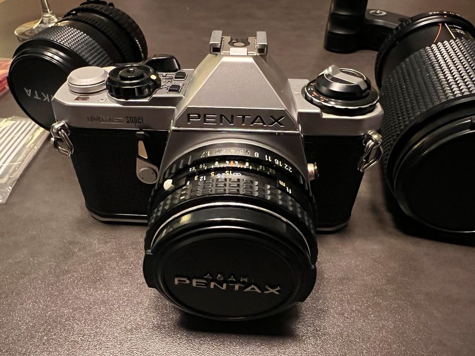 Pentax ME Super C Spiegelreflexkamera Objektive Zubehör in Burgthann 