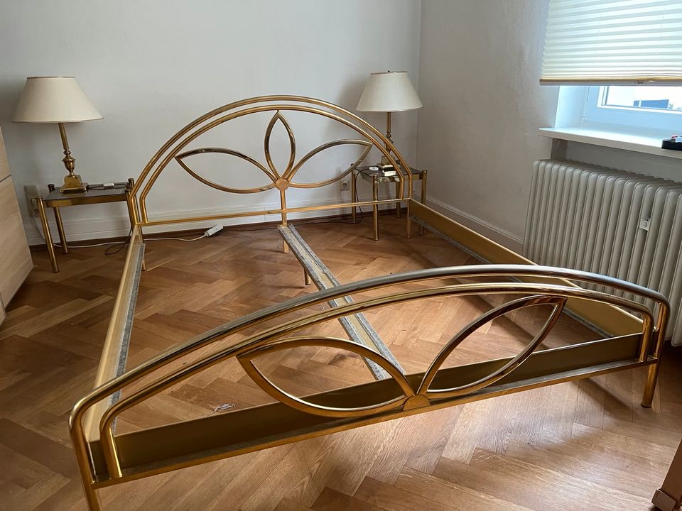 Metallbett goldfarben in Frankfurt am Main