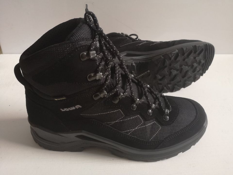 Herren Wander Schuhe Boots LOWA TAURUS GTX Gr 42,5 schwarz in Erkrath