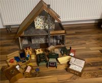 Vintage großes Puppenhaus mit Puppenmöbel DDR Set  Puppenstube Sachsen - Großhartmannsdorf Vorschau