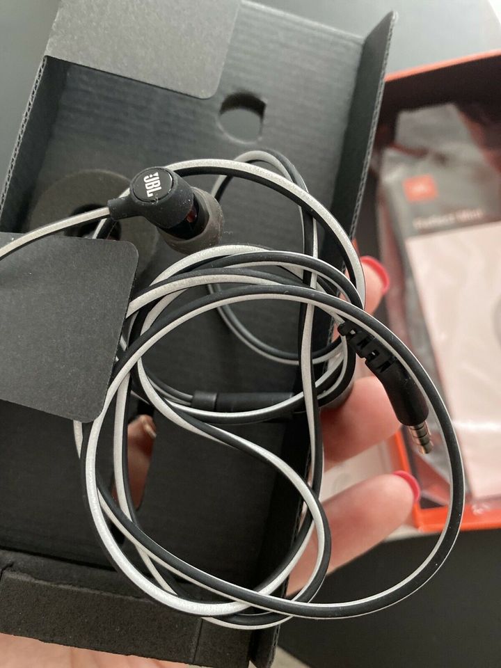 JBL Reflect Mini Lightest In-Ear Sport, Headphones in Düsseldorf