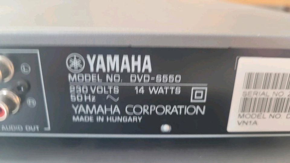 Yamaha Soundbar und einen DVD Player in Fürstenzell