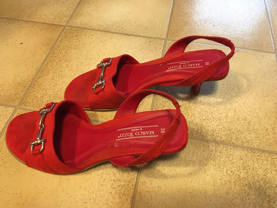 Sandalen 38  Damen rot neuwertig in Zaberfeld