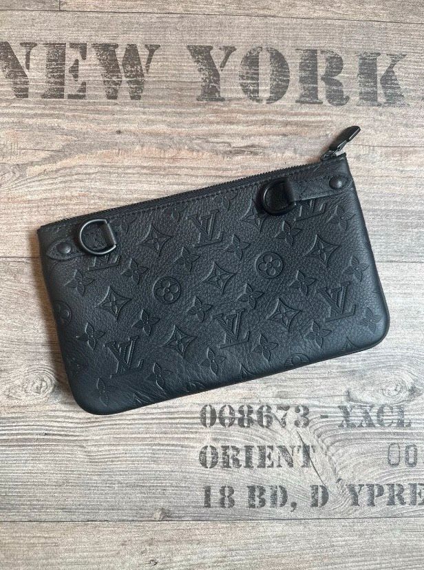 Louis Vuitton Tasche Black Monogram Shadow Trio Messenge neuw. in Igel