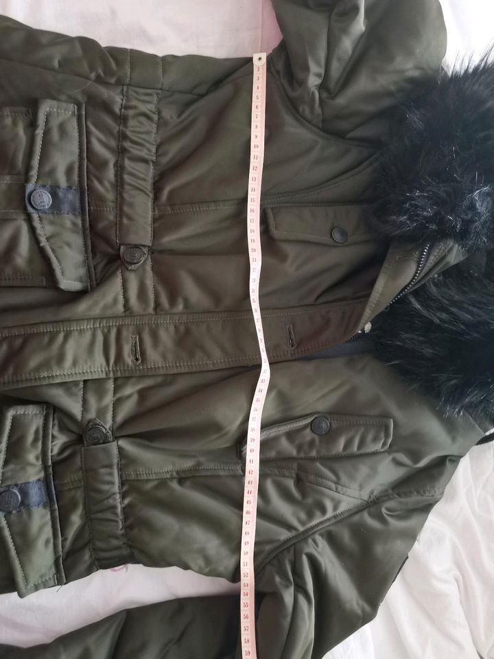 Verkaufe  Navahoo Wintermantel gr. XXL aber felt kleine aus in Wiesbaden