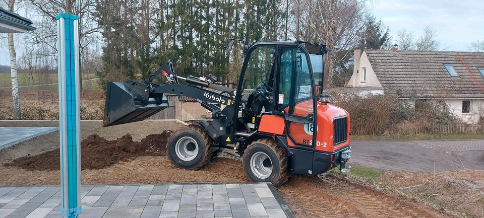 Radlader mieten Vermietung Bagger Baumaschinen in Strachtitz