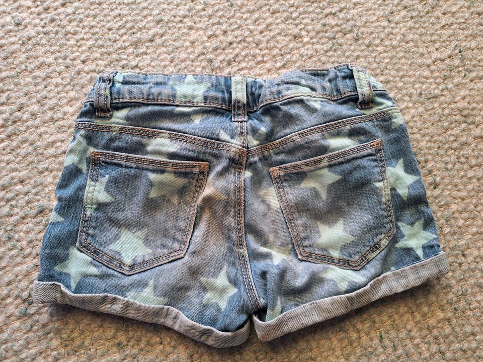 Zuckersüße Shorts / kurze Hose von Benetton in Nürnberg (Mittelfr)