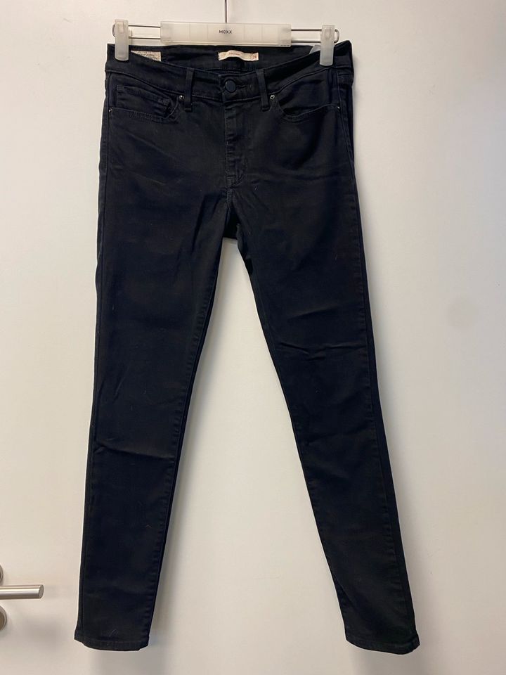 Levis 711 Skinny Gr. 28 schwarz in Wiesbaden